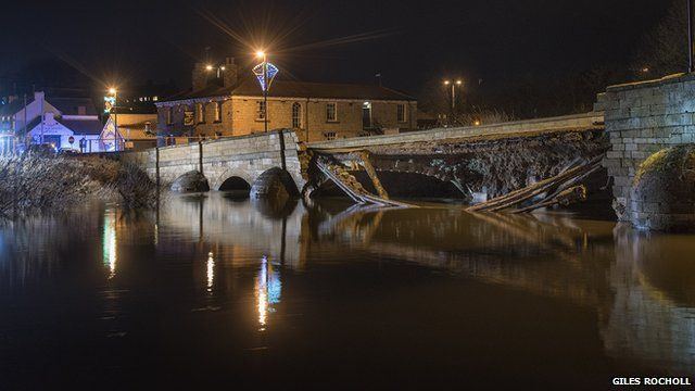 Tadcaster Bridge UK floods Moment Tadcaster bridge collapsed BBC News