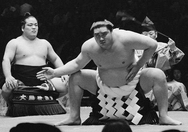 Taiho Koki Taiho Dominant Postwar Sumo Champ Dies at 72 The New