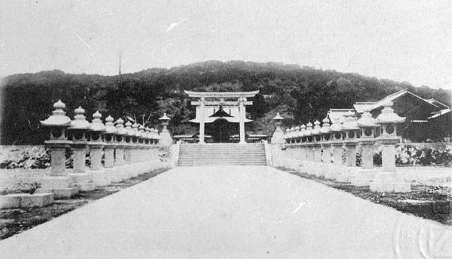 Takao Shrine httpsuploadwikimediaorgwikipediacommons99