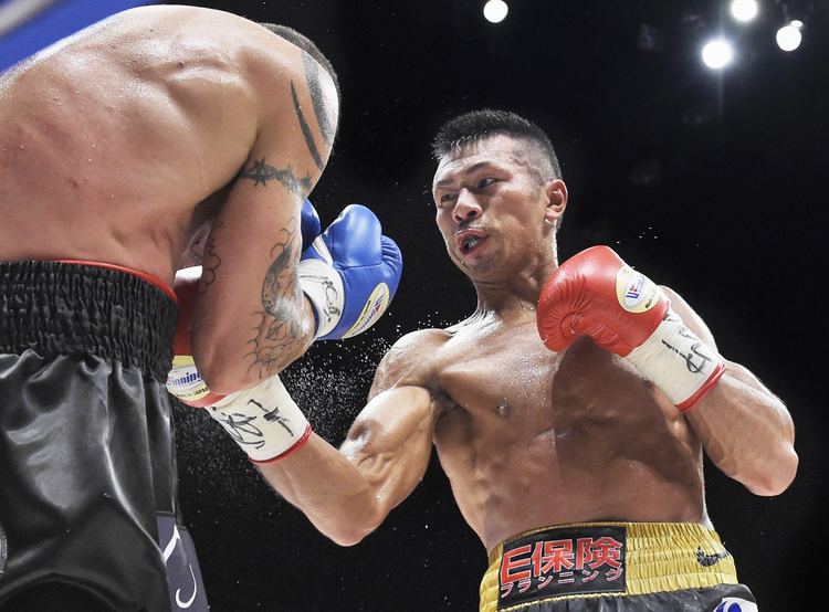Takashi Uchiyama Uchiyama slips back into the groove to defend title The