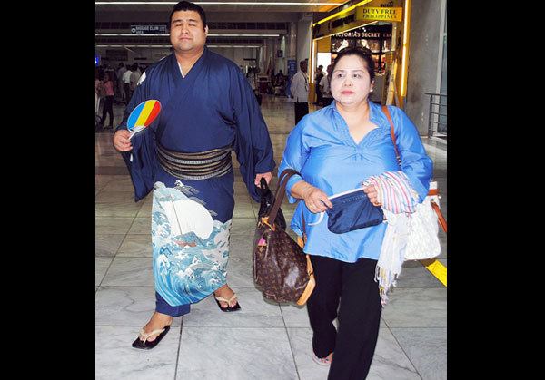 Takayasu Akira FilJapanese sumo champ parents arrive in Phl Metro News The