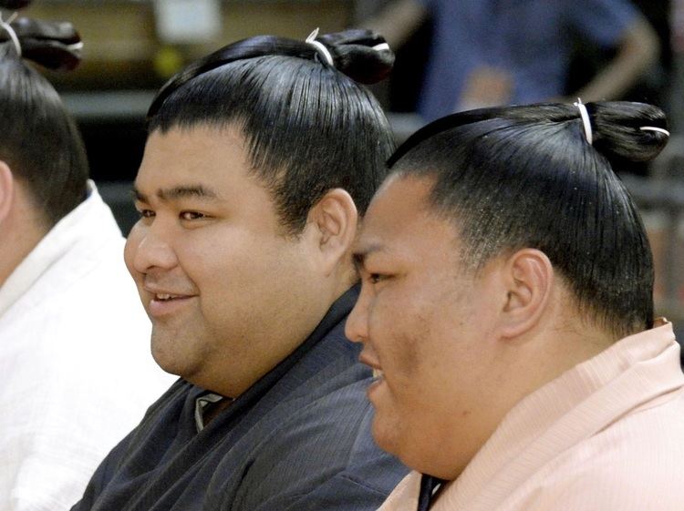Takayasu Akira Ozeki Takayasus Filipino grandparents cheer him on for Nagoya sumo