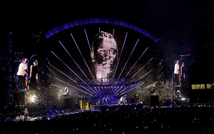 Take the Crown Stadium Tour d3 Technologies Showcase Robbie Williams39 Take The Crown 2013