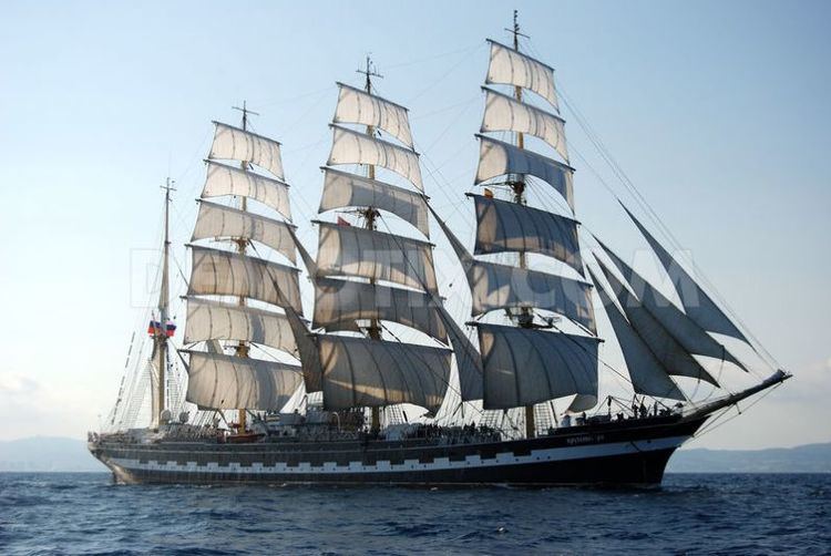 Tall ship 1000 images about Sailboats amp Tall Ships on Pinterest Sailing