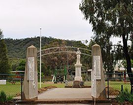 Tambar Springs, New South Wales httpsuploadwikimediaorgwikipediacommonsthu