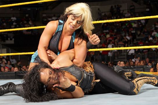 Tamina Snuka WWE Raw Results Episode Teases Possible Tamina Snuka vs Kaitlyn