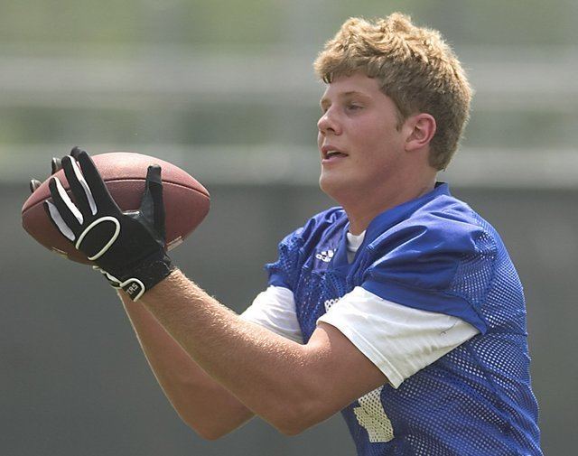 Tanner Hawkinson Photo Tanner Hawkinson catches a ball during Kansas