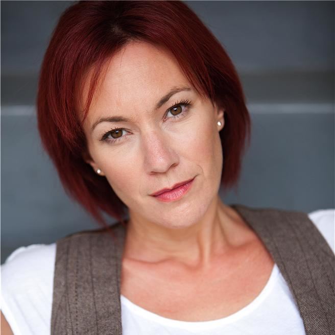 Tanya Franks Tanya Franks Interview Vicky B Online Exclusive Vicky