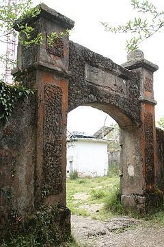 Tapung Old Fort httpsuploadwikimediaorgwikipediacommonsthu