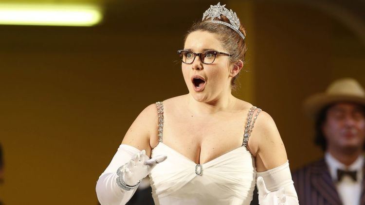 Tara Erraught Brits Slam Opera Singer But US Pros Say It39s Fat Shaming