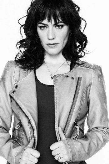 Tara Knowles Sons of Anarchy39s39 Maggie Siff on Tara and the SeasonSix Finale