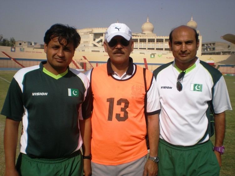 Tariq Lutfi Tariq Lutfi KRL coach flanked by Shahzad Anwar Muhammad Habib