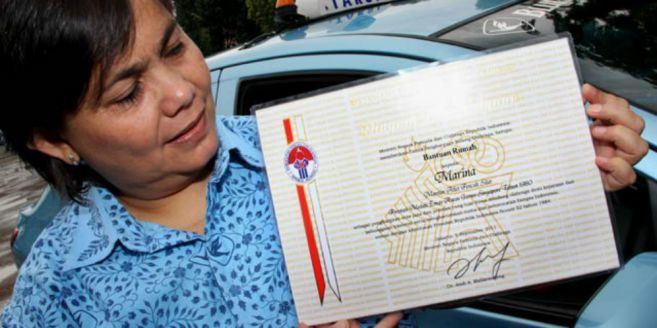 Taty Sumirah Peraih Medali Emas yang Disanjung Itu Kini Jadi Sopir Taksi