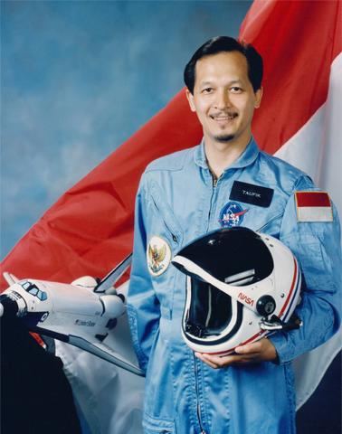 Taufik Akbar TAUFIK AKBAR UNFLOWN ASTRONAUT Photo NASA Mission annul Flickr