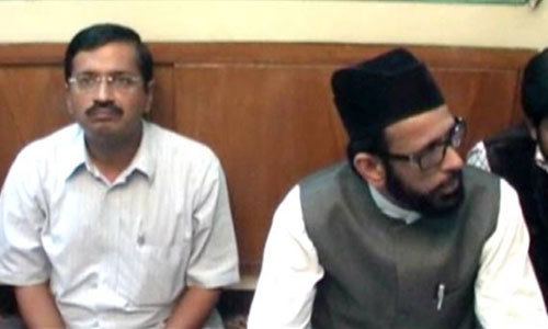 Tauqeer Raza Khan Not playing communal card by meeting Tauqeer Raza Kejriwal