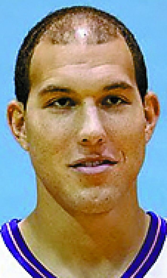 Taylor Griffin WIZARDS Dakota signs Taylor Griffin