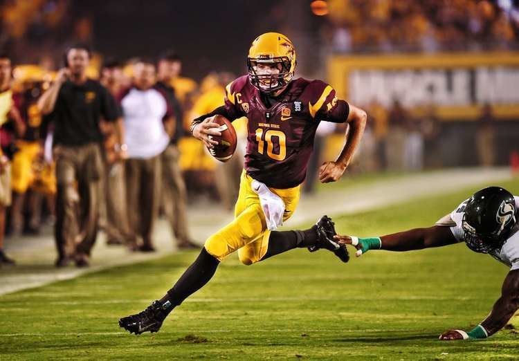 Taylor Kelly Arizona State39s QB Taylor Kelly Connects with Gilbert