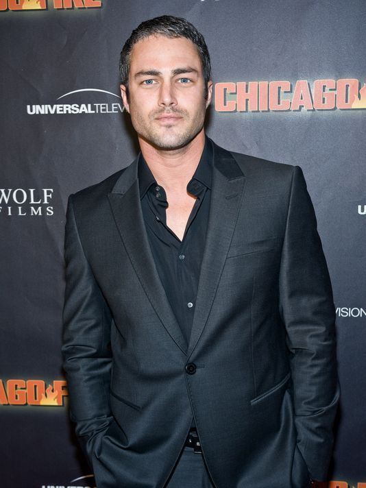 Taylor Kinney Taylor Kinney heats up Chicago Fire