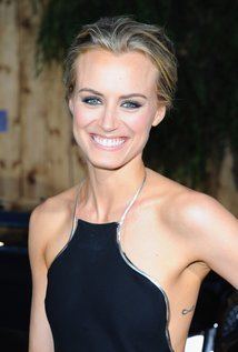 Taylor Schilling iamediaimdbcomimagesMMV5BMjE0ODIxNTczOF5BMl5