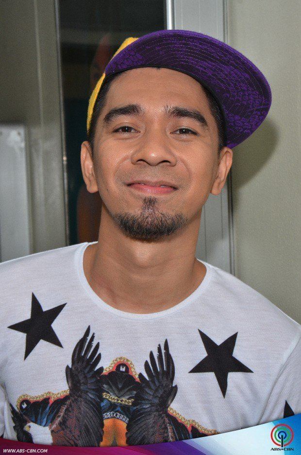 Teddy Corpuz Teddy Corpuz nasubukan ang pagiging kwela sa Celebrity