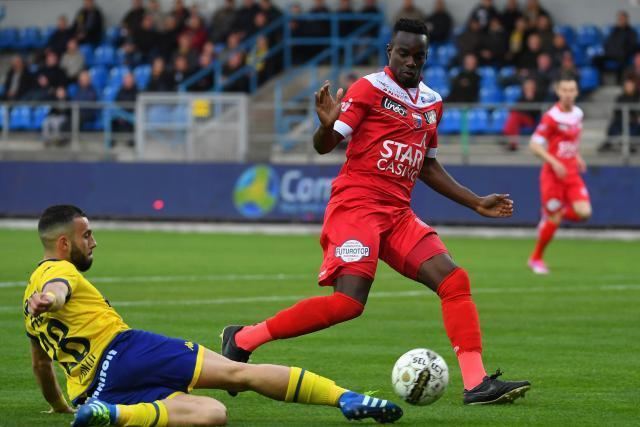 Teddy Mézague Teddy Mzague va poursuivre sa carrire Leyton Orient sudinfobe