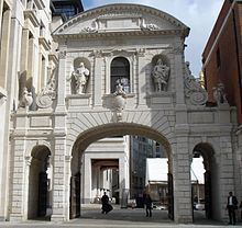 Temple Bar, London httpsuploadwikimediaorgwikipediacommonsthu