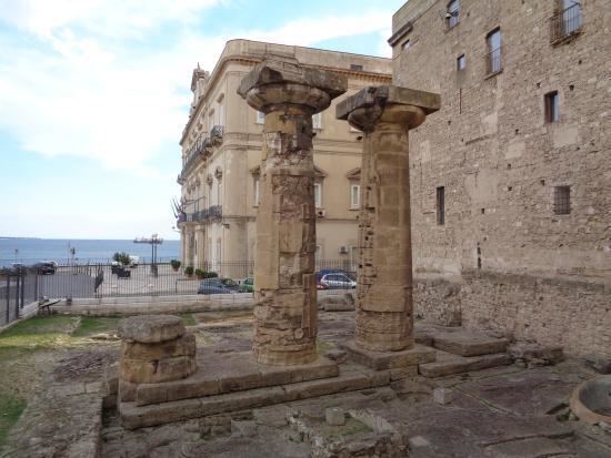 Temple of Poseidon (Taranto) httpsmediacdntripadvisorcommediaphotos08