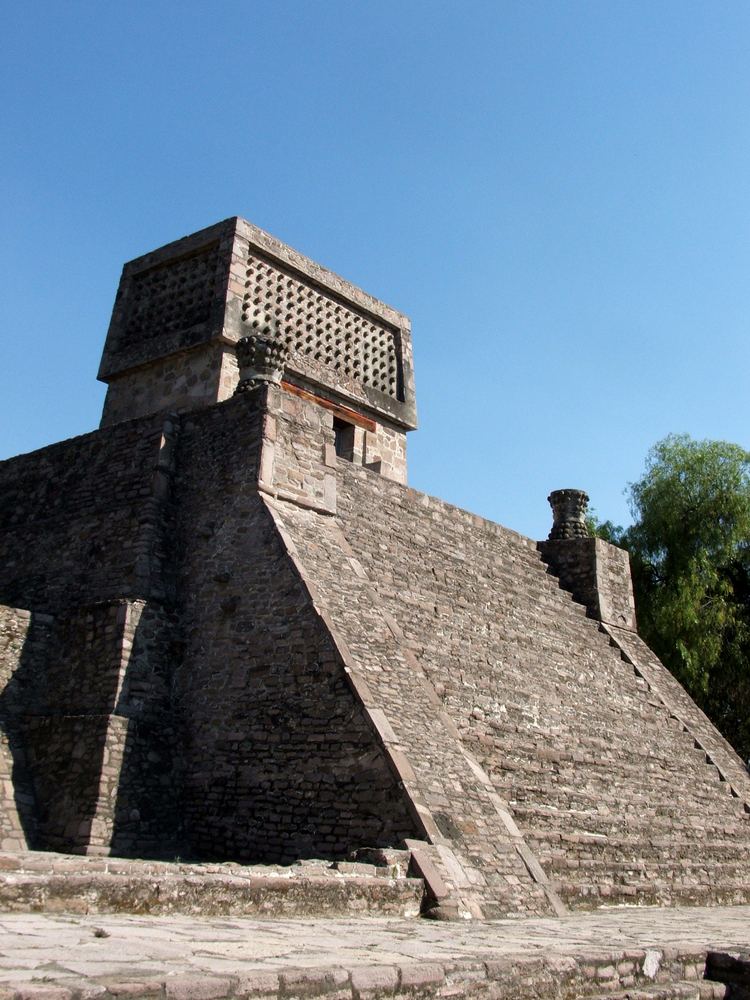 Tenayuca FilePiramide de Tenayuca Edomex4jpg Wikimedia Commons