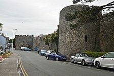 Tenby Town Walls httpsuploadwikimediaorgwikipediacommonsthu