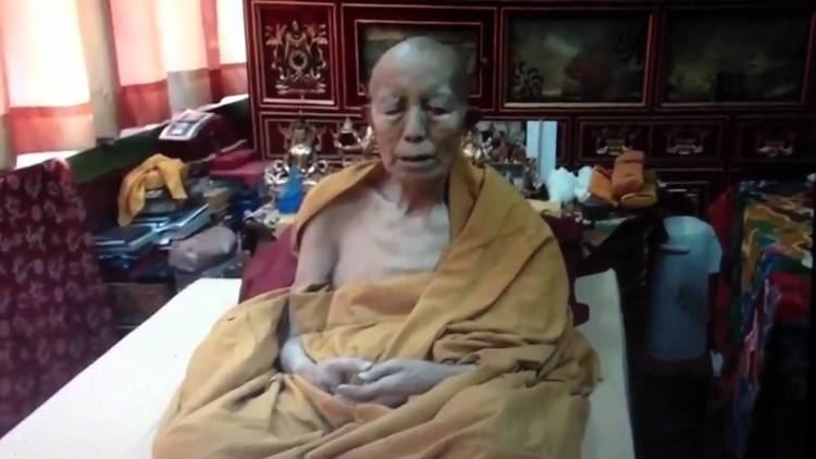 Tenga Rinpoche Kyabje Tenga Rinpoche39s precious kundung YouTube
