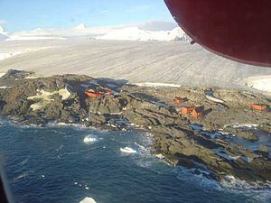 Teniente Luis Carvajal Villaroel Antarctic Base httpsuploadwikimediaorgwikipediacommonsthu