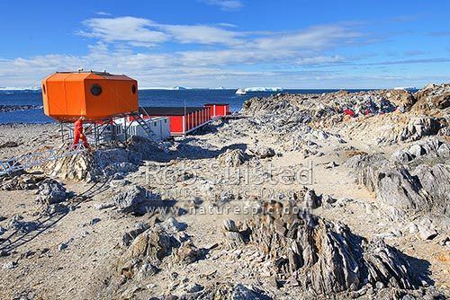 Terra Nova Bay Visitors ashore at the German Gondwana Station for research Terra