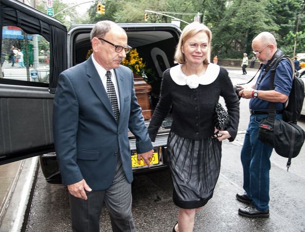 Terre Blair Terre Blair Photos Photos Marvin Hamlisch Funeral Service Zimbio