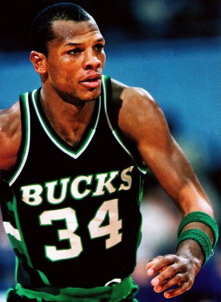 Terry Cummings Terry Cummings 37 points 9 rebounds vs Chicago Bulls 1985 playoffs