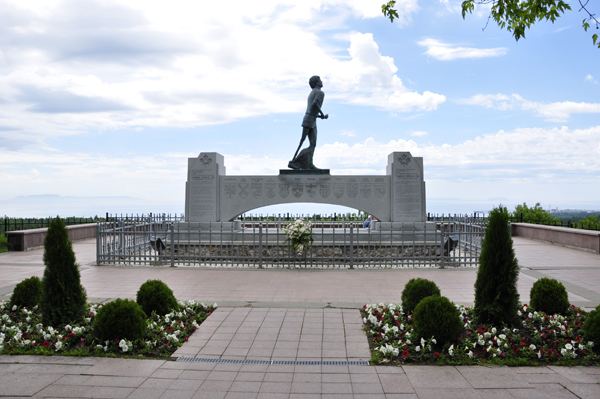 Terry Fox Memorial and Lookout The Terry Fox Memorial in Ontario Canada