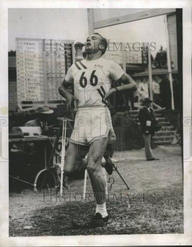 Thad McArthur 1952 Press Photo Thad McArthur cross country runner eBay