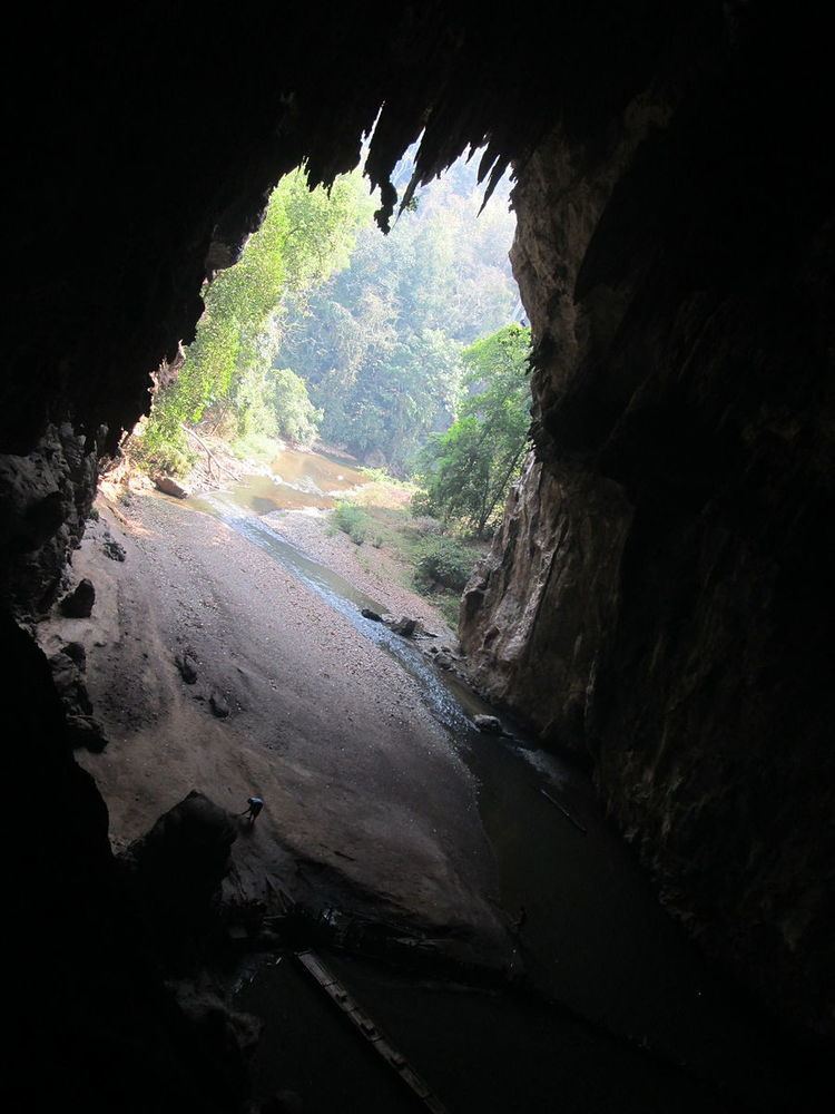 Tham Lot cave