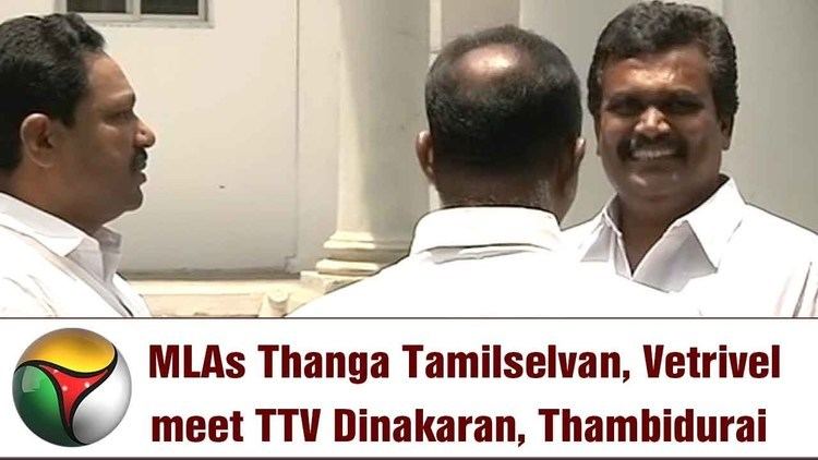 Thanga Tamil Selvan MLAs Thanga Tamilselvan Vetrivel meet TTV Dinakaran Thambidurai