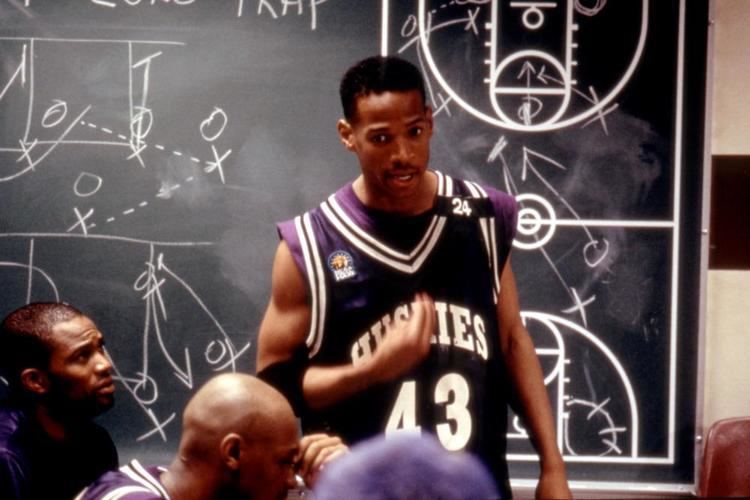 Detroit Griot on X: Marlon Wayans played Washington Huskies hooper Kenny  Tyler in the 1997 movie 'The 6th Man', which Fab played tribute to.   / X