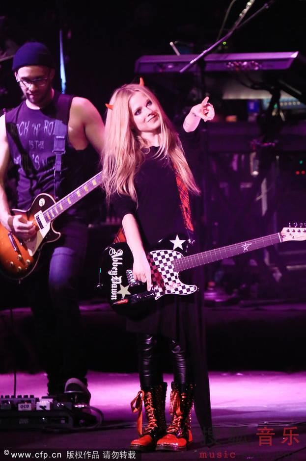 The Avril Lavigne Tour ALavignecombr THE AVRIL LAVIGNE TOUR PEQUIM CHINA 02032014