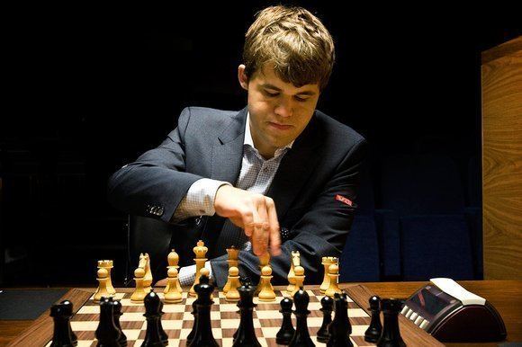 Carlsen at 2861 Elo, but further progress is tough