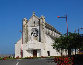 The Church of Sainte-Thérèse-de-l'Enfant-Jésus, Hirson httpsuploadwikimediaorgwikipediacommonsthu