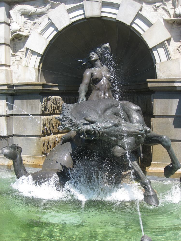 The Court of Neptune Fountain FileLOC Court of Neptune Fountain by Roland Hinton Perry 2jpg