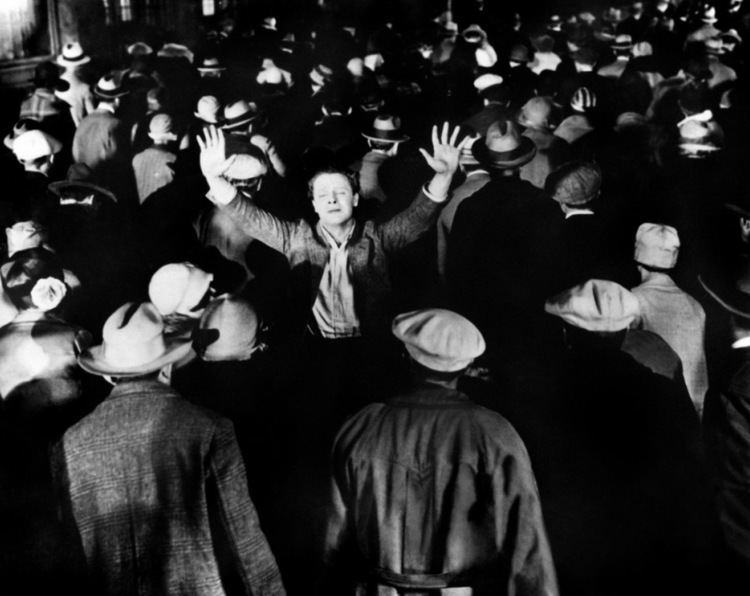 The Crowd (1928 film) Streamline The Official Filmstruck Blog The Story of Film The