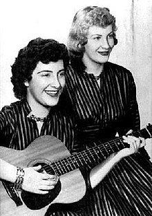 The Davis Sisters (country band) httpsuploadwikimediaorgwikipediaenthumb3