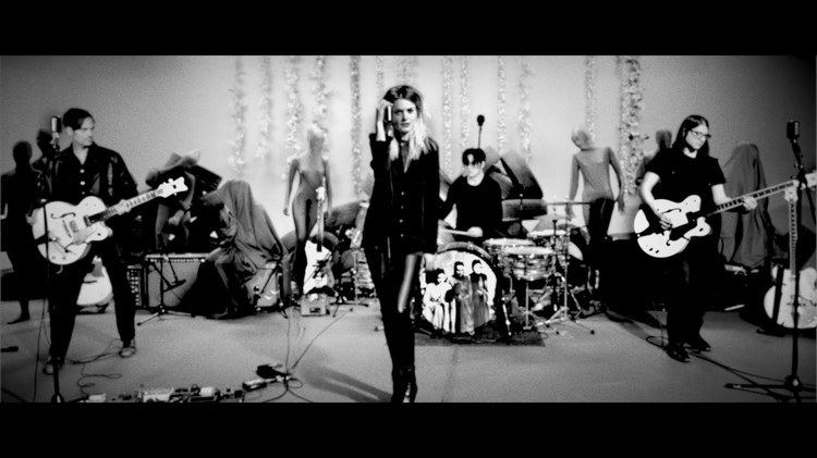 The Dead Weather The Dead Weather quotBe Stillquot Live Performance Video YouTube