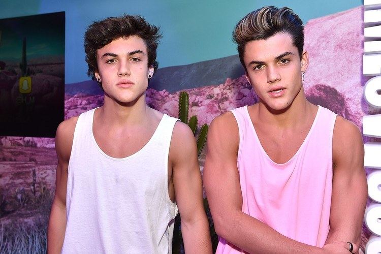 The Dolan Twins Nearly 30 People Injured in YouTuber Teen Twin Disaster Vanity Fair