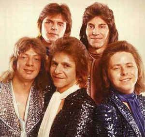 The Glitter Band httpsimgdiscogscomYYjNPn8KjbJKEieSVBGHrR2