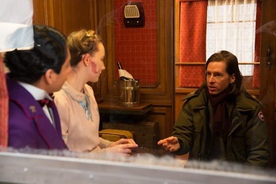 The Grand Substitution movie scenes Tony Revolori Saoirse Ronan and Wes Anderson on the set of The Grand Budapest Hotel 3 32