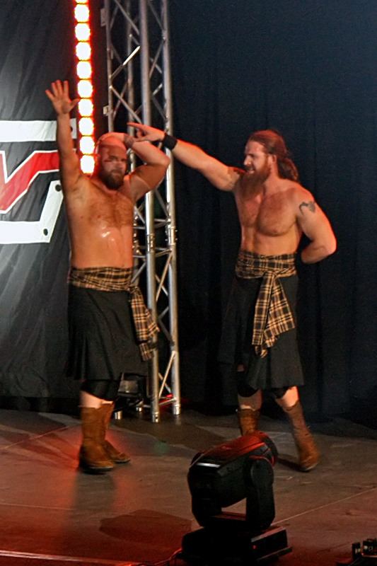 The Highlanders (professional wrestling)